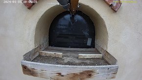 20240115 1005 100532-Hik-1 15 Jan 10:05 video - sheltering in the light snow? The decking/balcony in now in place but still only the outside camera